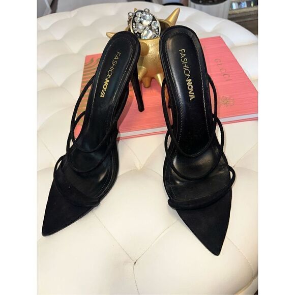 3 Strap Heel SZ 9 - Picture 1 of 4